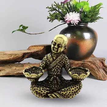 Menih Figur svijećnjak Miniaturni Kip Bude Menih Svečnik Buda Kiparstvo za notranje Stranke Vhod Naslonjač Mizo