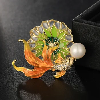 Elegantno Barvni Emajl Žensk Broške Občutljivo Luksuzni Temperament zlata ribica Lotus Listov Pearl Cirkon Zatiči Pribor za Oblačila
